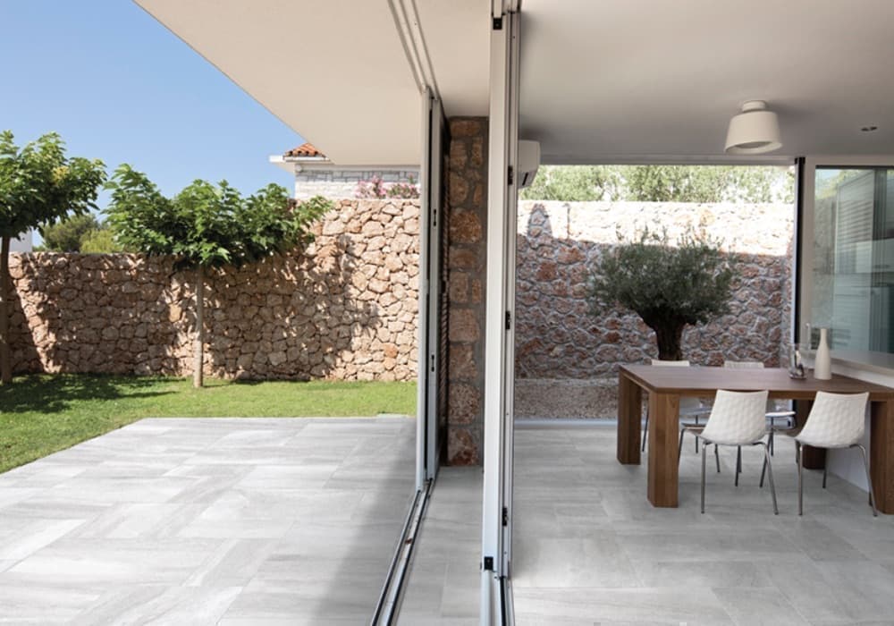 名古屋モザイク工業の新製品「モデネーゼ」床タイル