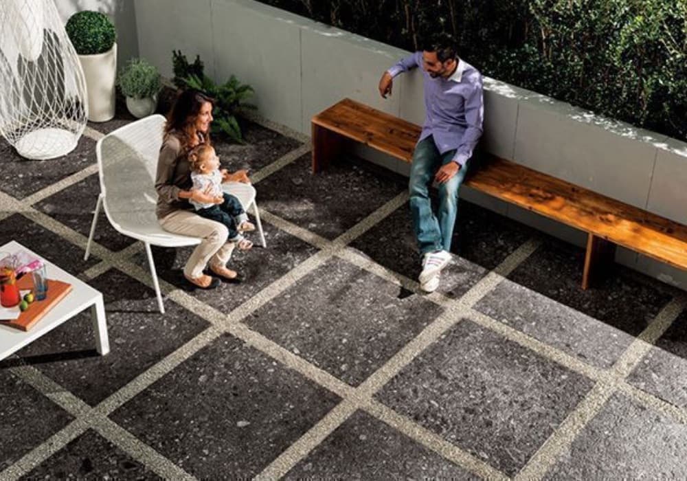 タイルの名古屋モザイク工業株式会社／20mm厚タイル「ノール」